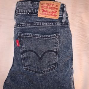 Levi 711 Skinny Jeans